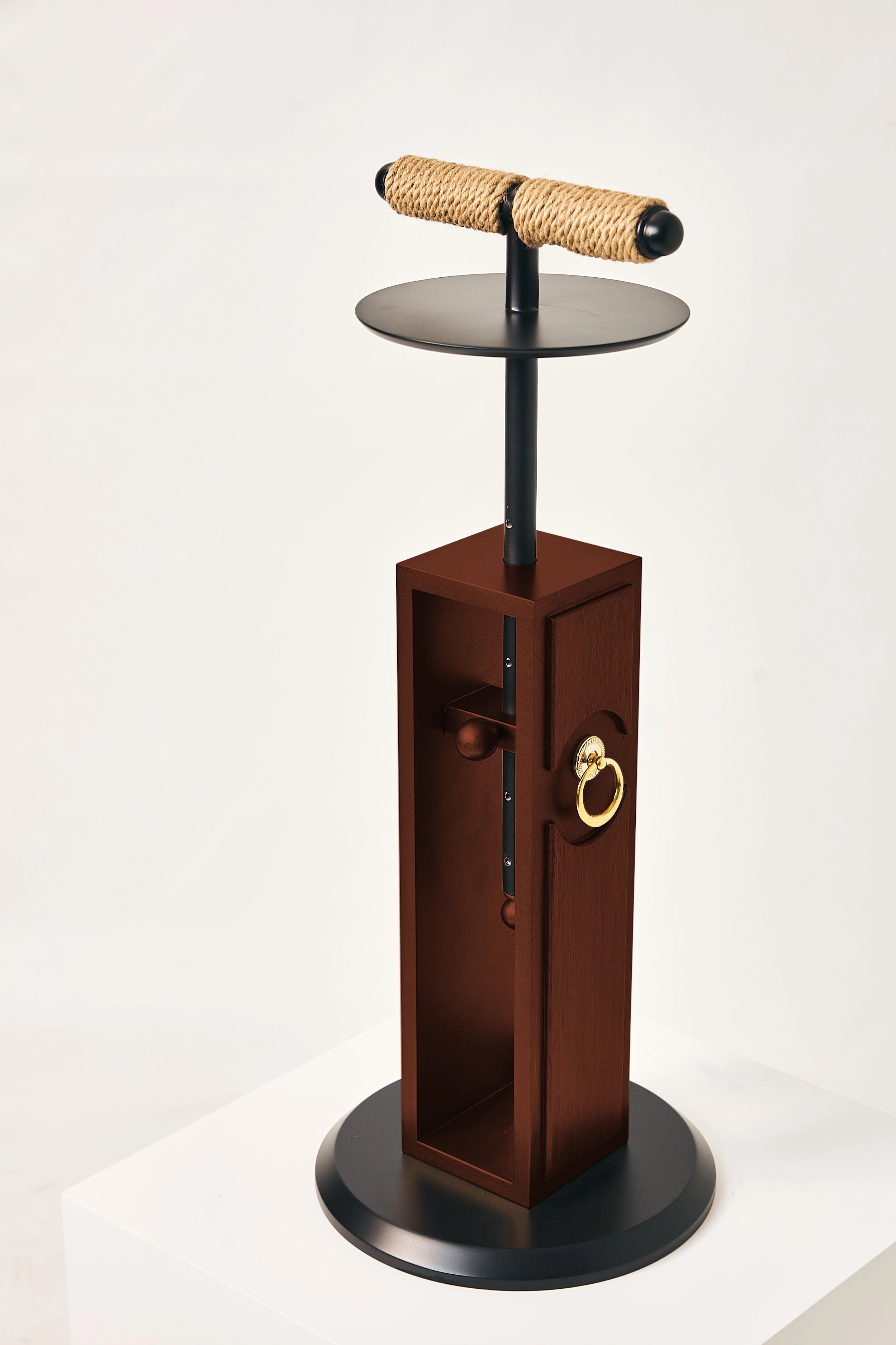 METEEOR Luxury Falcon Perch | FUROAR