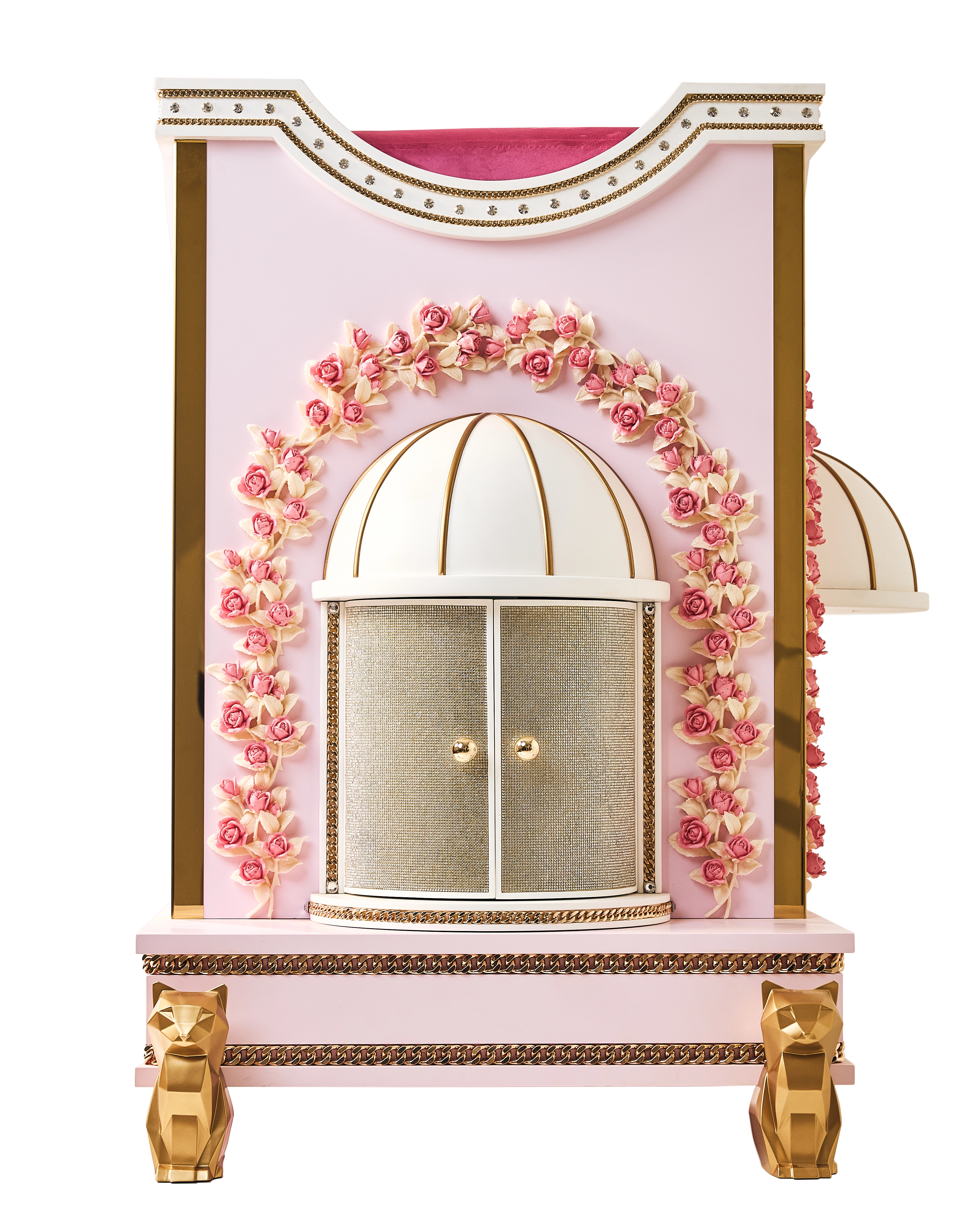 Detailed side angle of the FUROAR Bella pet mansion highlighting the gold chain trim, geometric cat legs, and elegant mesh door latches.