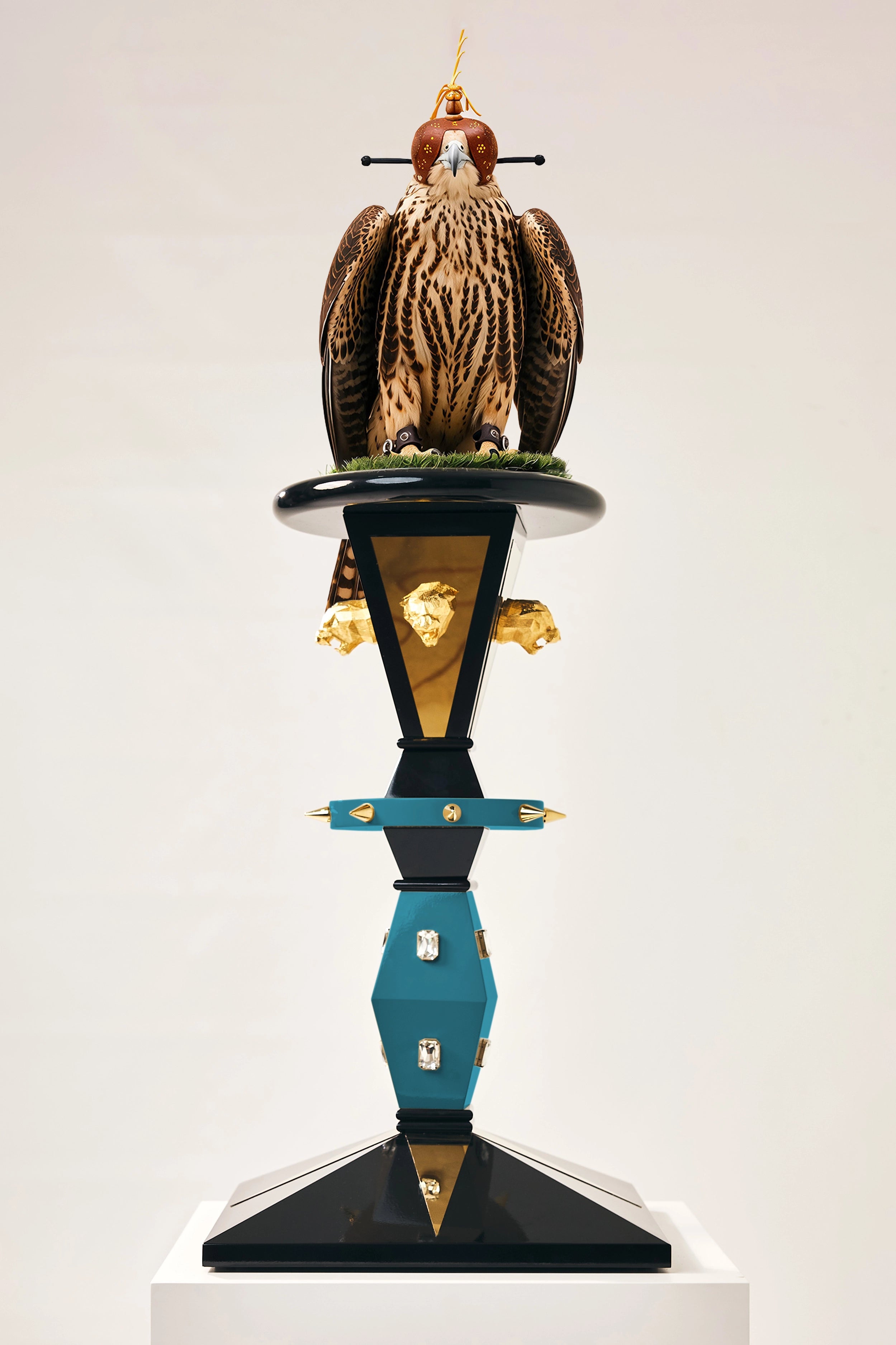 EZAOR | Regal Imperial Falcon Perch