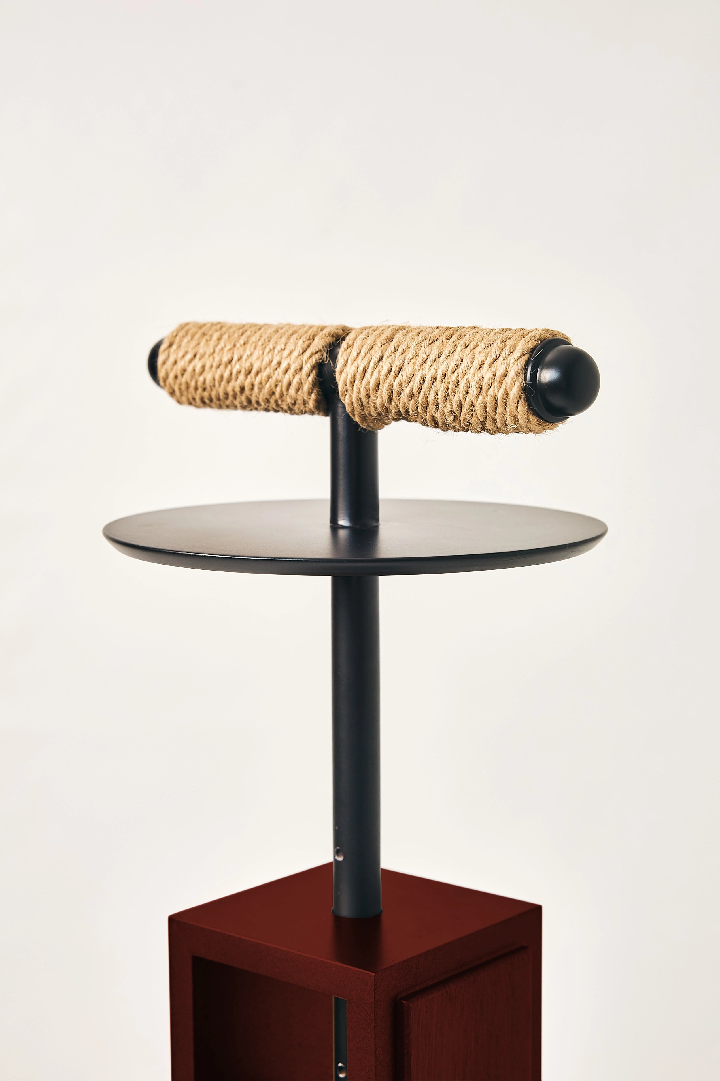 METEEOR Luxury Falcon Perch | FUROAR