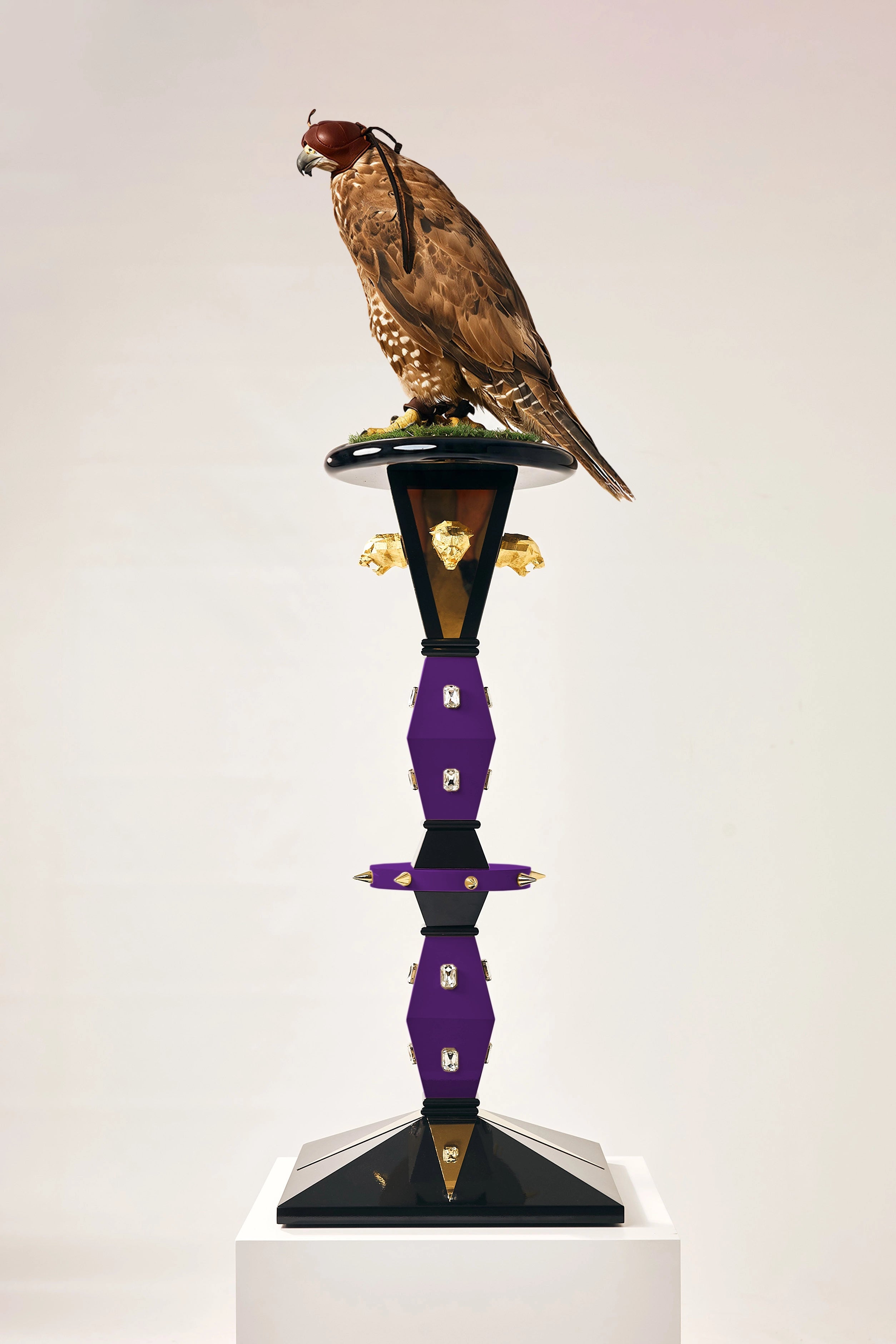 VANDOR | The Imperial Flagship Falcon Perch