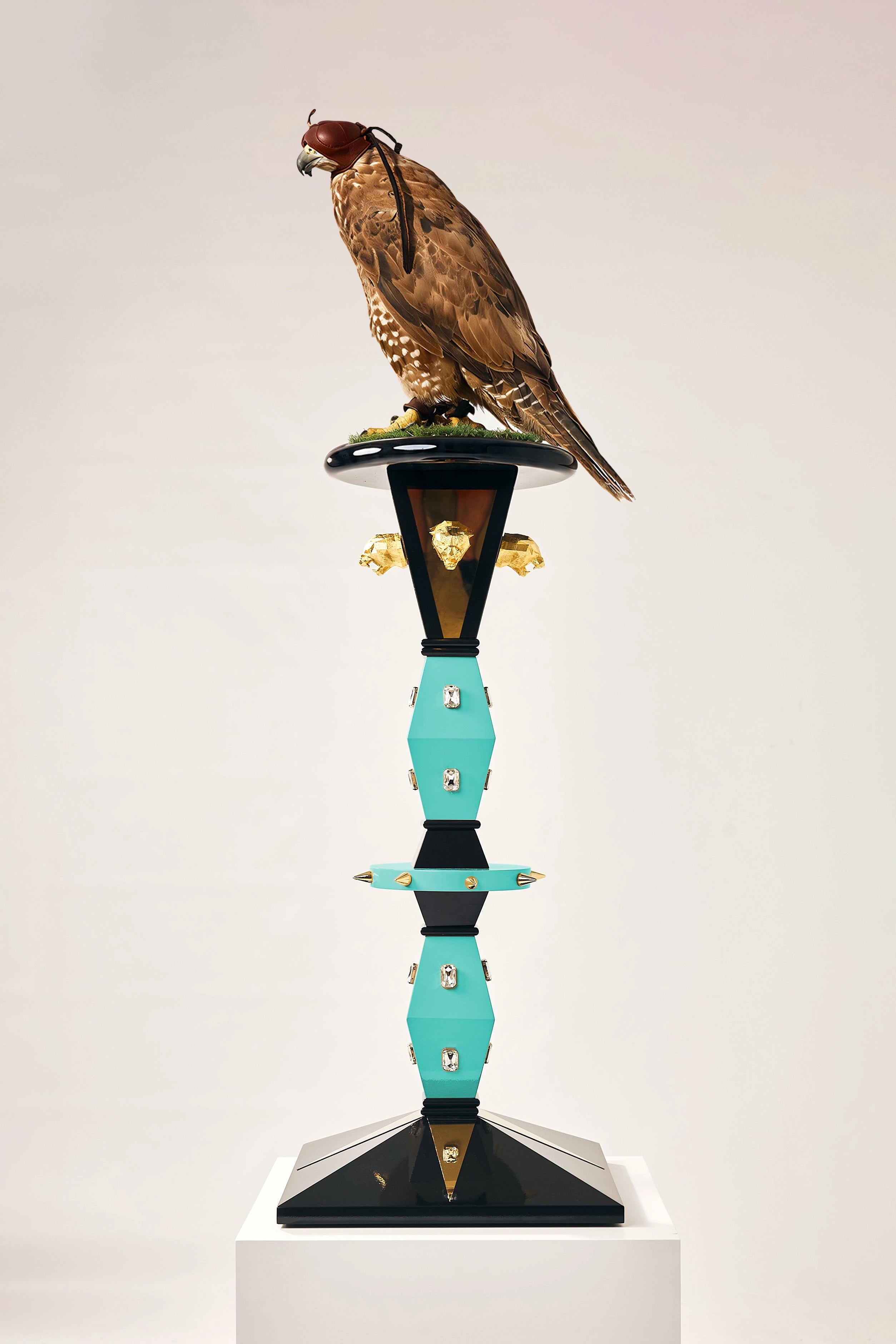 ZEPHYRAR | The Imperial Flagship Falcon Perch