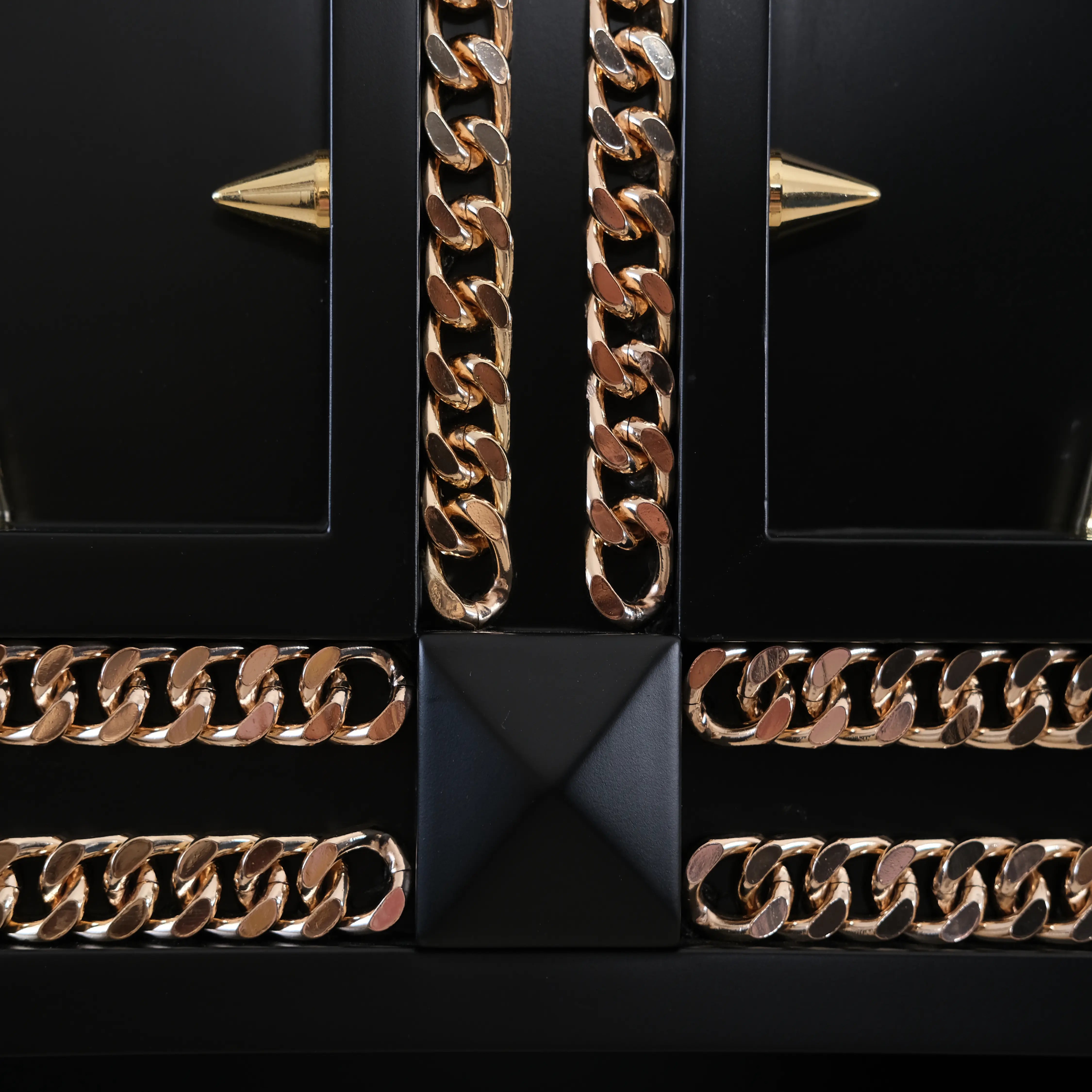Jewelry application design on The Hollywood Large indoor dog kennel house for large pets.